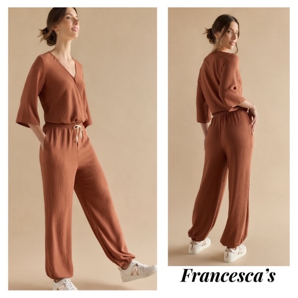 New Francesca's Lucy Elastic Hem Wrap Blouse
Top And Fluid Joggers Lounge Set - Picture 1 of 10